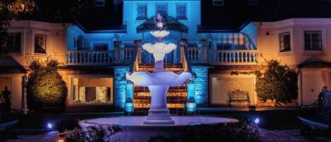House, 6 Bedrooms, Private Pool | Property grounds