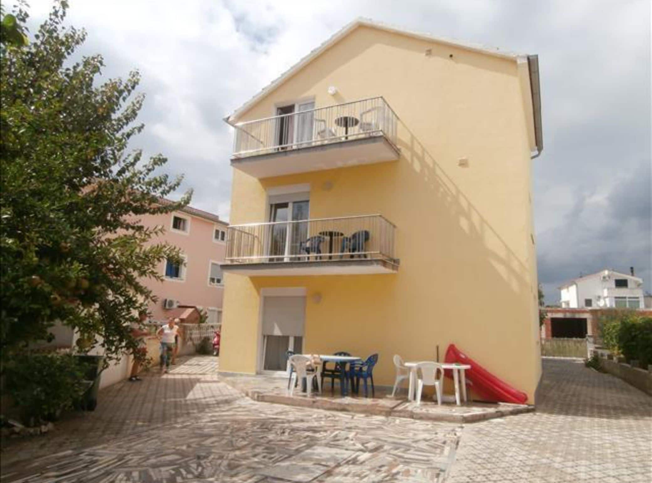 Departamento (One bedroom apartment with balcony (1) | Exterior
