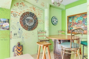Dining - Lovely Home w/ Balcony, Great View, Shared Pool, AC & WiFi - Ideal for Day Trips (San Ignacio)