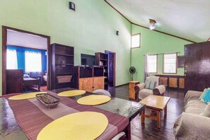 Interior - Comfortable home w casual island vibes, WiFi & partial AC - near the beach & town (Caye Caulker)