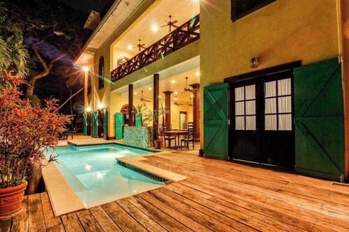 Lovely Riverfront Suite w Balcony, WiFi, AC, Pool & Gorgeous View