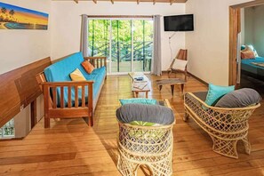 TV, offices - Tropical oasis with pool, large deck, modern amenities & perfect for unwinding (Placencia)