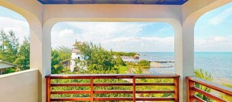 Panoramic loft with beach, pool, canoe, dock, & grill access - scenic balcony