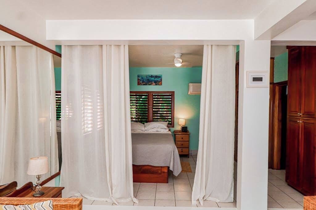 Cuna de viaje, Internet, ropa de cama