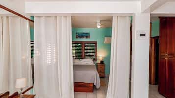 Cuna de viaje, Internet, ropa de cama