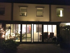 Terrace/patio - Charming house in central Ystad with a lush garden (ystad)