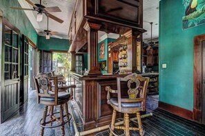 Bar (on property) - Riverfront Retreat with Balcony, WiFi, Partial AC, Shared Pool (San Ignacio)