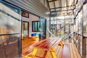 Dining - Three forest cabanas with verandas, hammocks, WiFi & partial AC - walk to beach (Placencia)