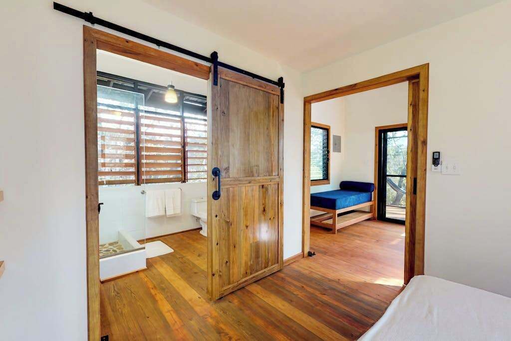 WiFi, bed sheets