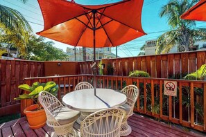 Outdoor dining - Homey suite in town w WiFi, partial AC, shared pool & veranda - walk to beach (San Pedro)