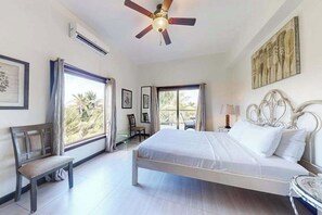 Iron/ironing board, WiFi, bed sheets - Serene oceanfront condo with shared pool, ocean view, WiFi, & partial AC (San Pedro)
