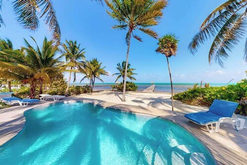 Stunning Oceanfront Villa w Private Pool, Dock, Ocean View, Partial AC & WiFi
