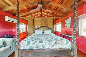 Iron/ironing board, travel cot, WiFi, bed sheets - Waterfront villa with private pool, balcony, partial AC, fast WiFi - near beach (San Pedro)
