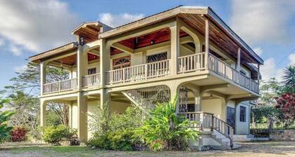 A new home in a great neighborhood w WiFi, AC - near Maya ruins