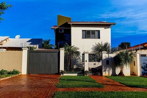 ห้องเบสิกพักรวม | บริเวณภายนอก