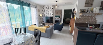 Beauval Vacation Rental for 8 People, Air-Conditioned, Pond & Pedal Boat