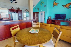 Dining - Steps from the sea apartment with shared pool & ocean-view balcony (San Pedro)