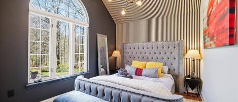 3 Schlafzimmer, Schreibtisch, Bügeleisen/Bügelbrett, WLAN