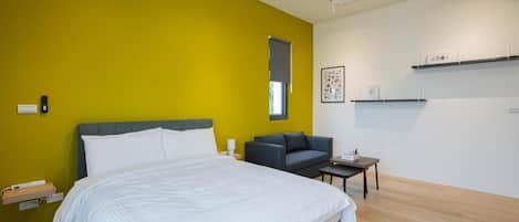 Laptop workspace, blackout curtains, free WiFi