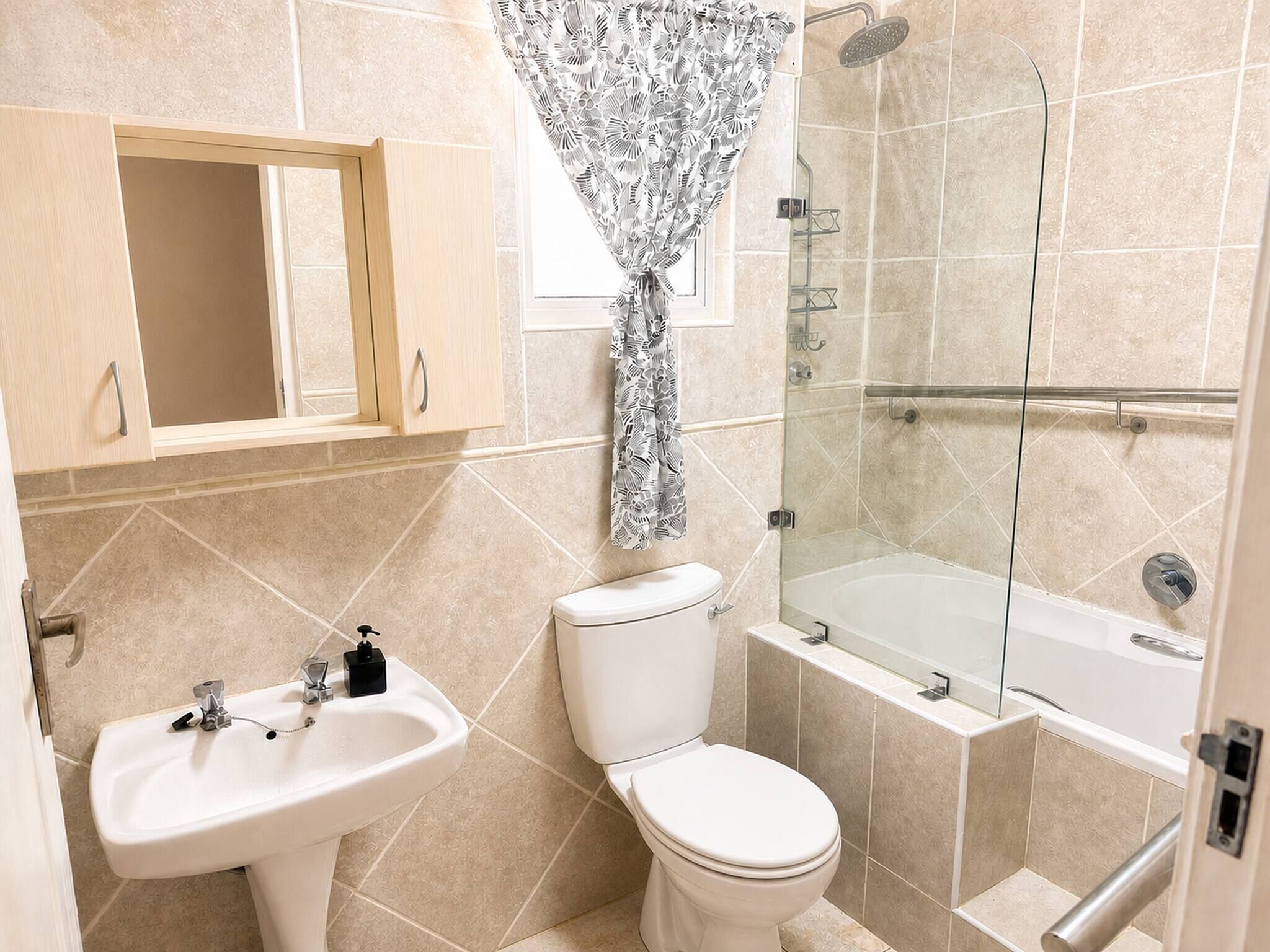 Apartment, 2 Bedrooms, Balcony | Bathroom
