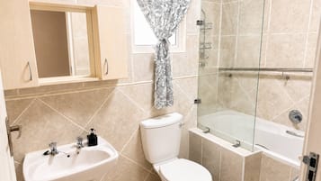 Apartment, 2 Bedrooms, Balcony | Bathroom