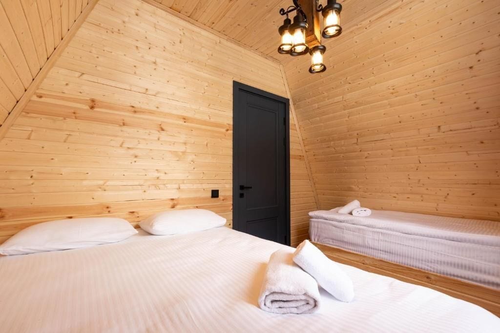 Een strijkplank/strijkijzer, gratis wifi, beddengoed