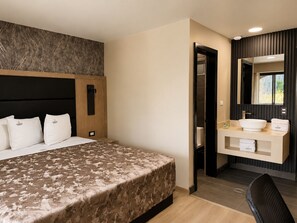 Desk, laptop workspace, free WiFi - HOTEL SERENO BUSINESS INN (ENSENADA)