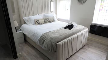 1 bedroom, iron/ironing board, Internet, bed sheets