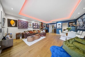 Living area - Elegant Kensington 2 Bed apartment with a beautiful terrace (London)