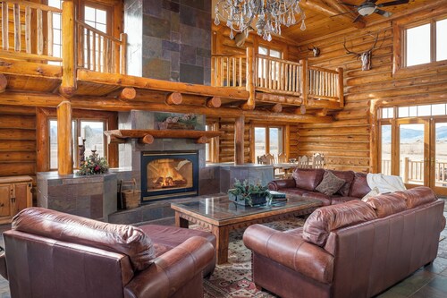 Mountain Wedding & Retreat Destination with Private Lodge, 55 acres, Sleep 37