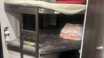 Internet, bed sheets