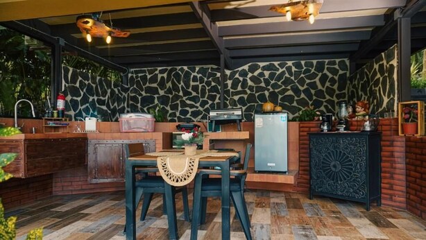 Doppelzimmer, Balkon, Seeblick | Speisen im Freien