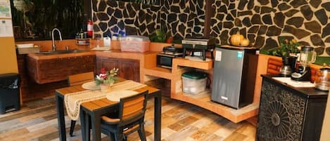 Double Room, Balcony, Lake View | Dining