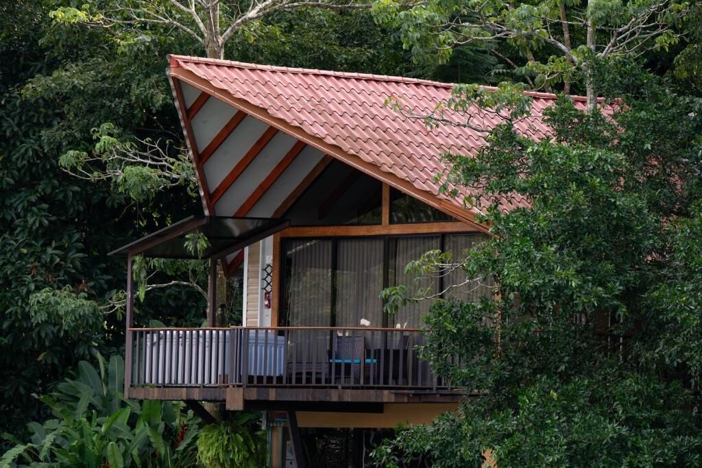 Double Room, Balcony, Lake View | Bahagian luar