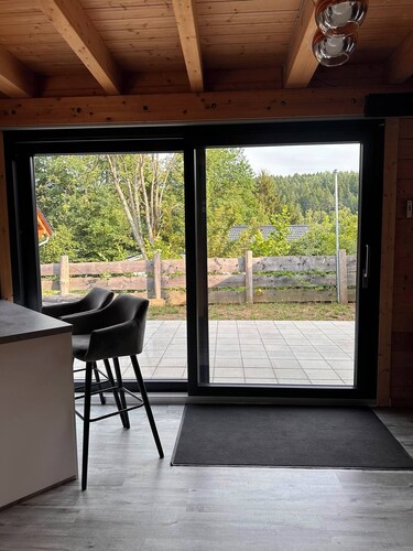 A Dream Vacation at Lake Trausnitz – Sauna, Terrace, and Nature