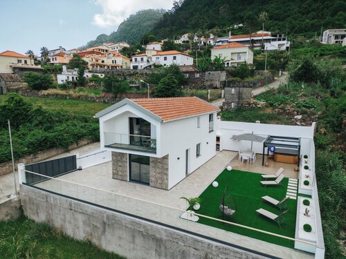 Eva's House
