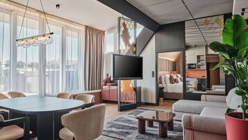 Premium bedding, minibar, in-room safe, desk