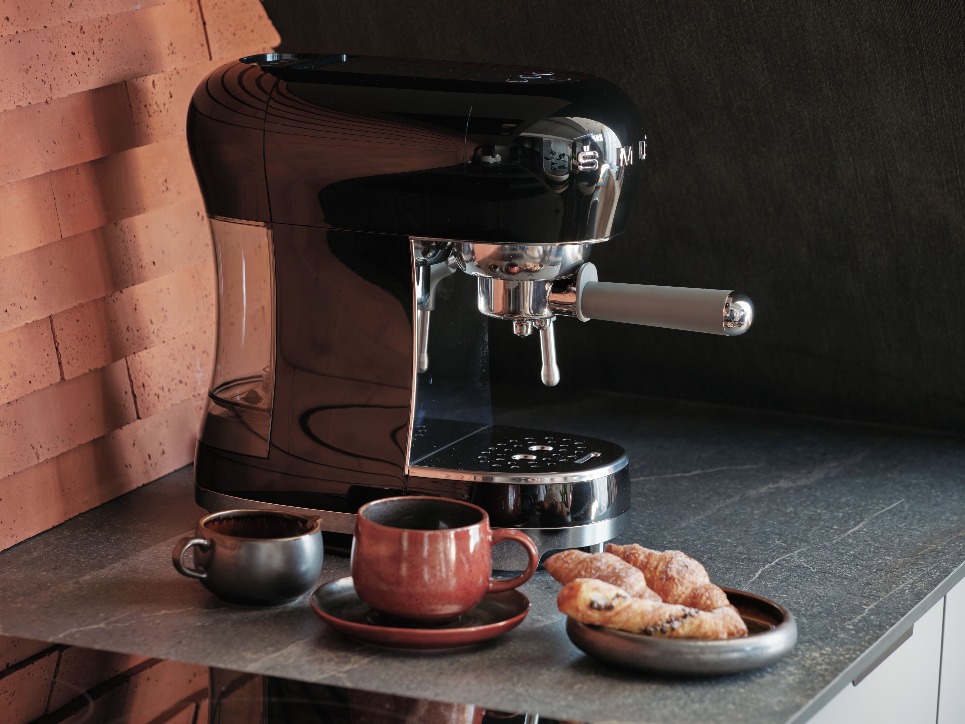 Espresso maker, coffee/tea maker, electric kettle