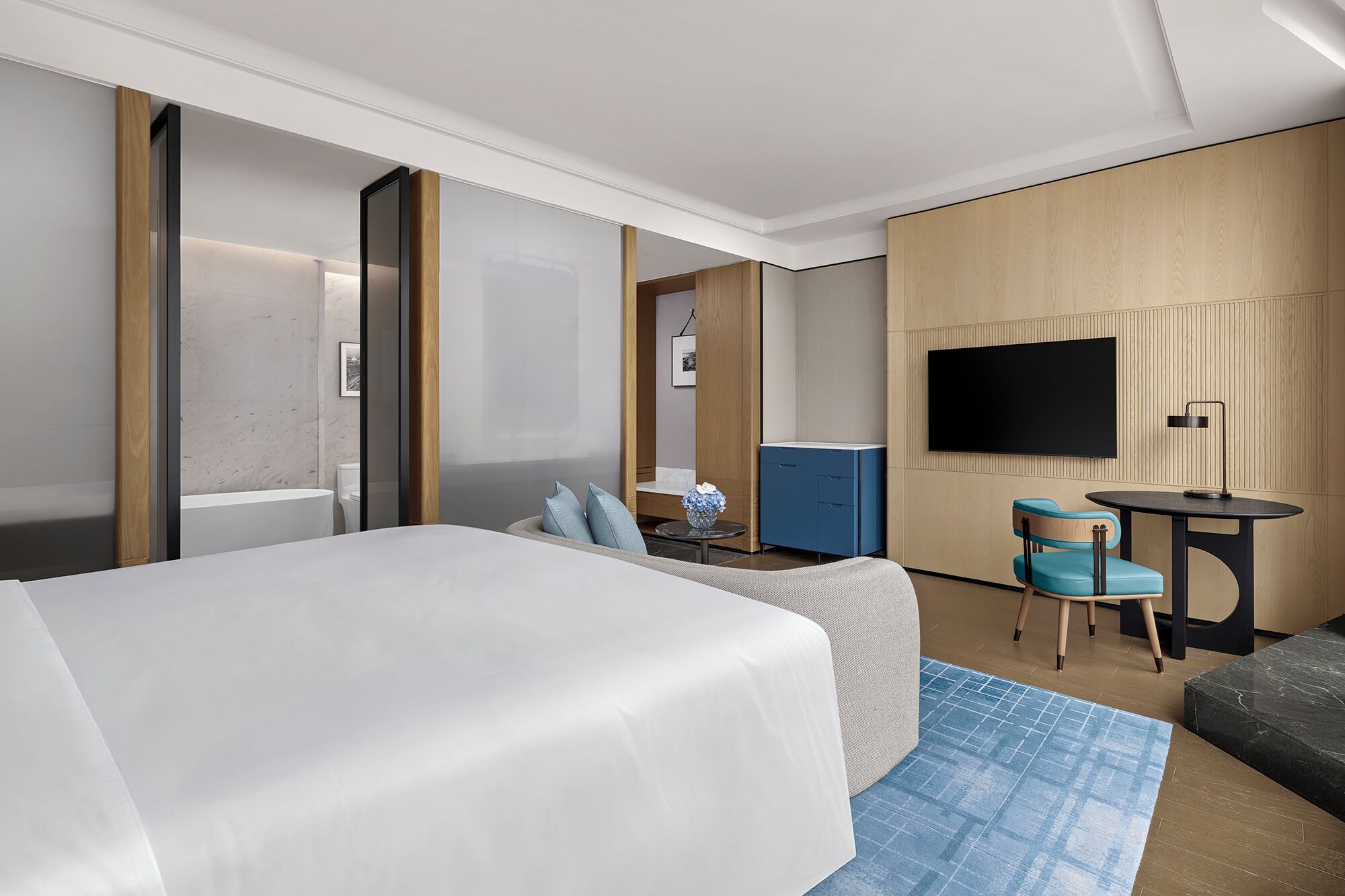 Pillowtop beds, minibar, in-room safe, blackout drapes
