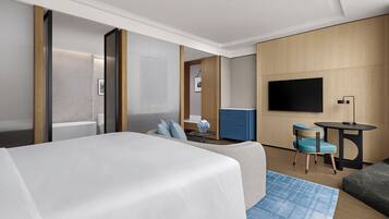 Pillowtop beds, minibar, in-room safe, blackout drapes
