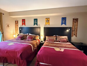 Room - Wizard-Inspired Condo by Universal, Epic & Disney, King & Queen beds (Orlando)