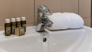 Bathroom - Regent's Canal View Apartment (London)
