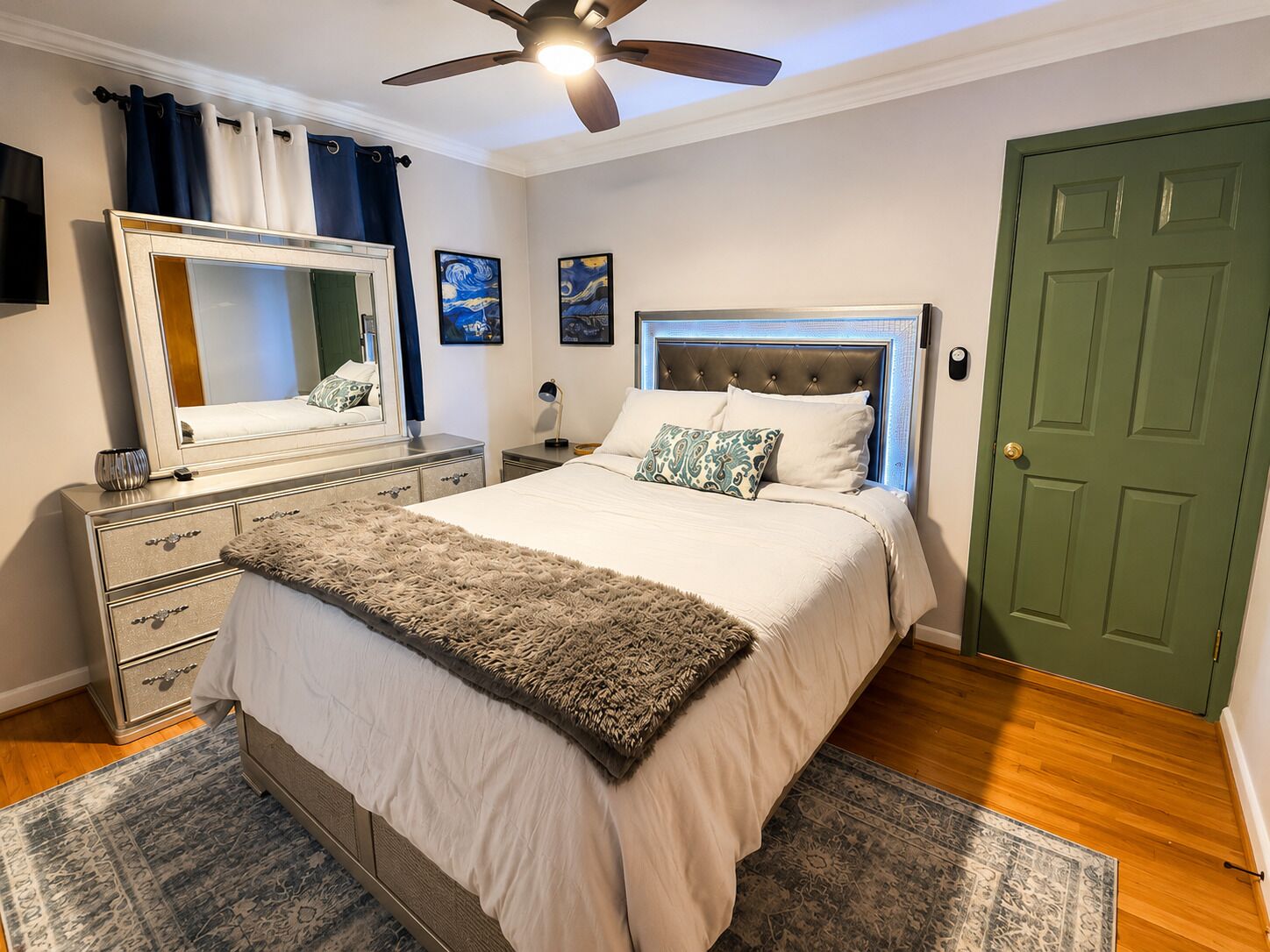 3 bedrooms, iron/ironing board, WiFi, bed sheets