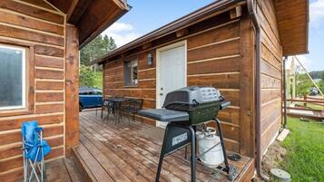 Standard Cabin, Private Bathroom, Hill View | Outdoor dining
