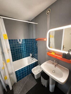 Hair dryer, bidet, towels - Apartment with a garage near downtown and a shuttle stop for the slopes (Villard-de-Lans)