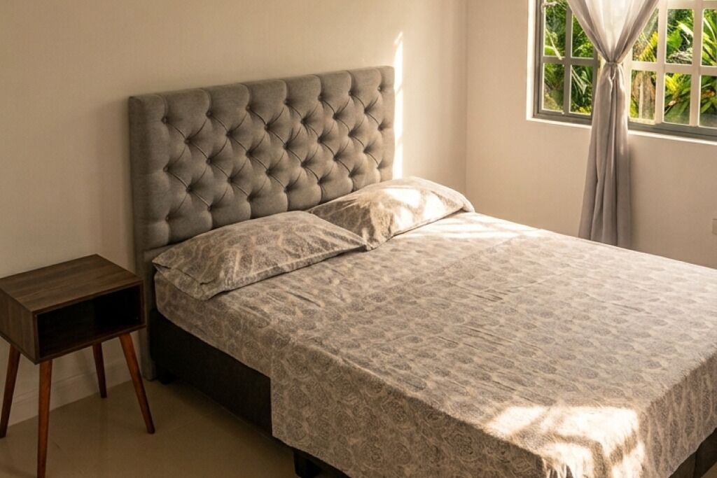 2 habitaciones, tabla de planchar con plancha, wifi y ropa de cama 