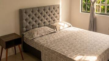 2 habitaciones, tabla de planchar con plancha, wifi y ropa de cama