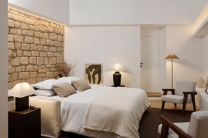 Room - Marais Ecouffes- a beautiful family home (Paris)
