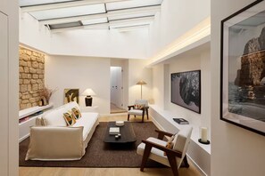 Living area - Marais Ecouffes- a beautiful family home (Paris)