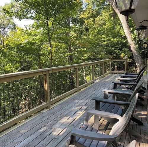Modern 4-bedroom cabin close to Liberty Mountain